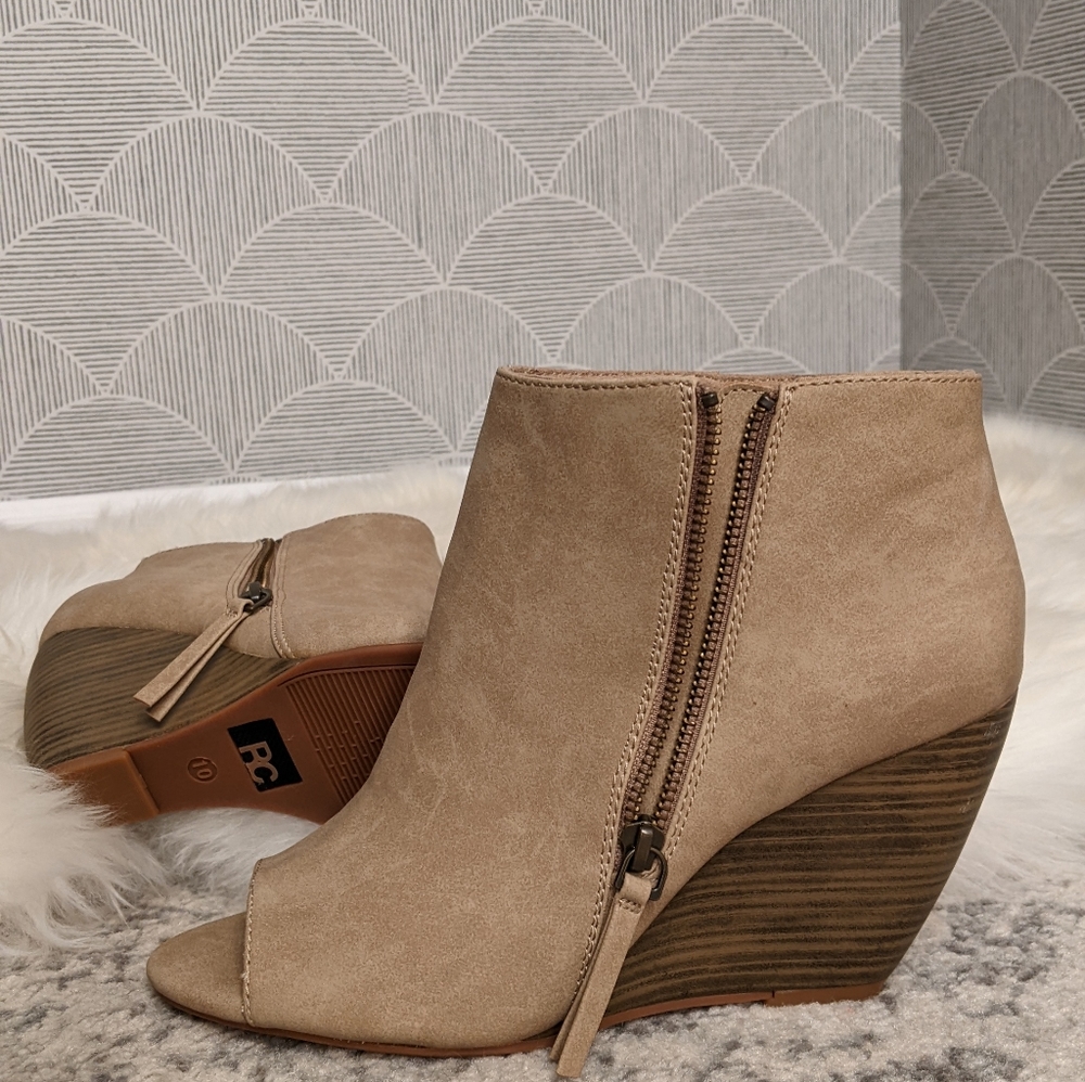 BC Footwear Shoes - Vegan Wedge Heel Size 10